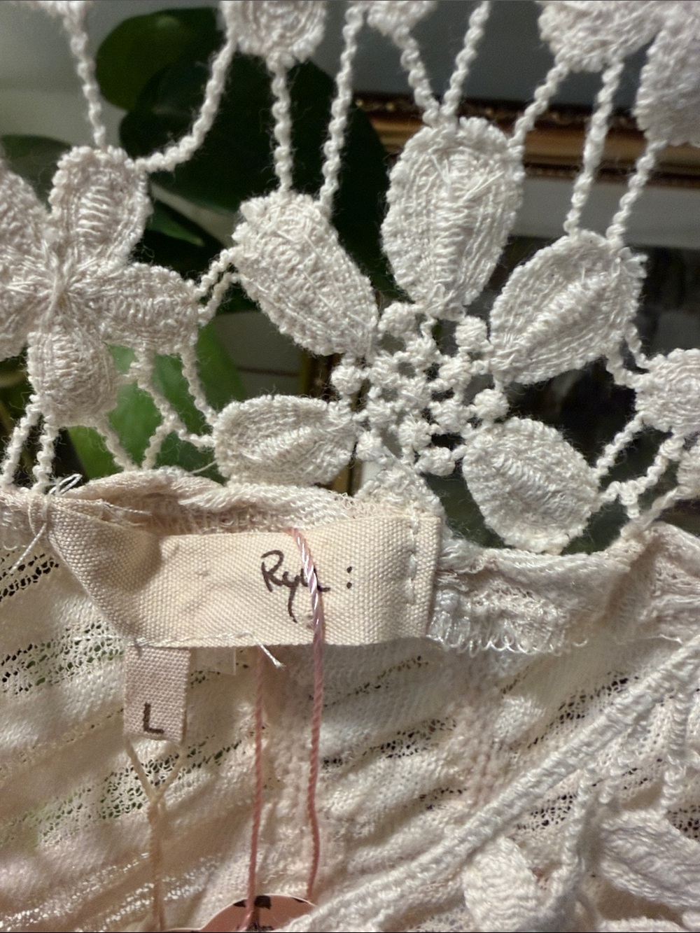 NWT. Crochet Lace Sleeveless Boho Top in Cream - Picture 2 of 3